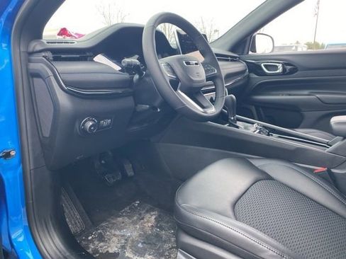 New 2026 Jeep Compass Latitude image 18