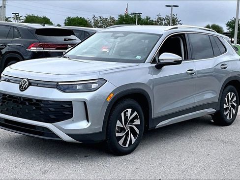 New 2026 Volkswagen Tiguan S image 9