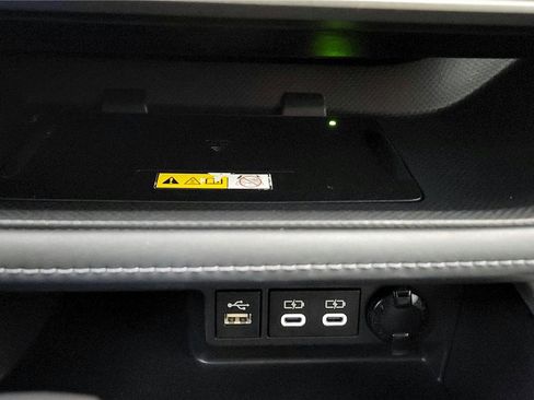 Certified 2023 Toyota Highlander XLE image 36