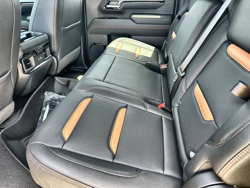 New 2026 GMC Sierra 2500 AT4 w/ AT4 Premium Plus Package AWD/4WD image 16