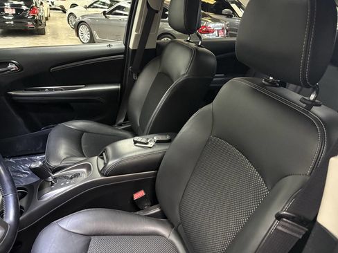 Used 2019 Dodge Journey Crossroad w/ Nav & Sun Group image 58