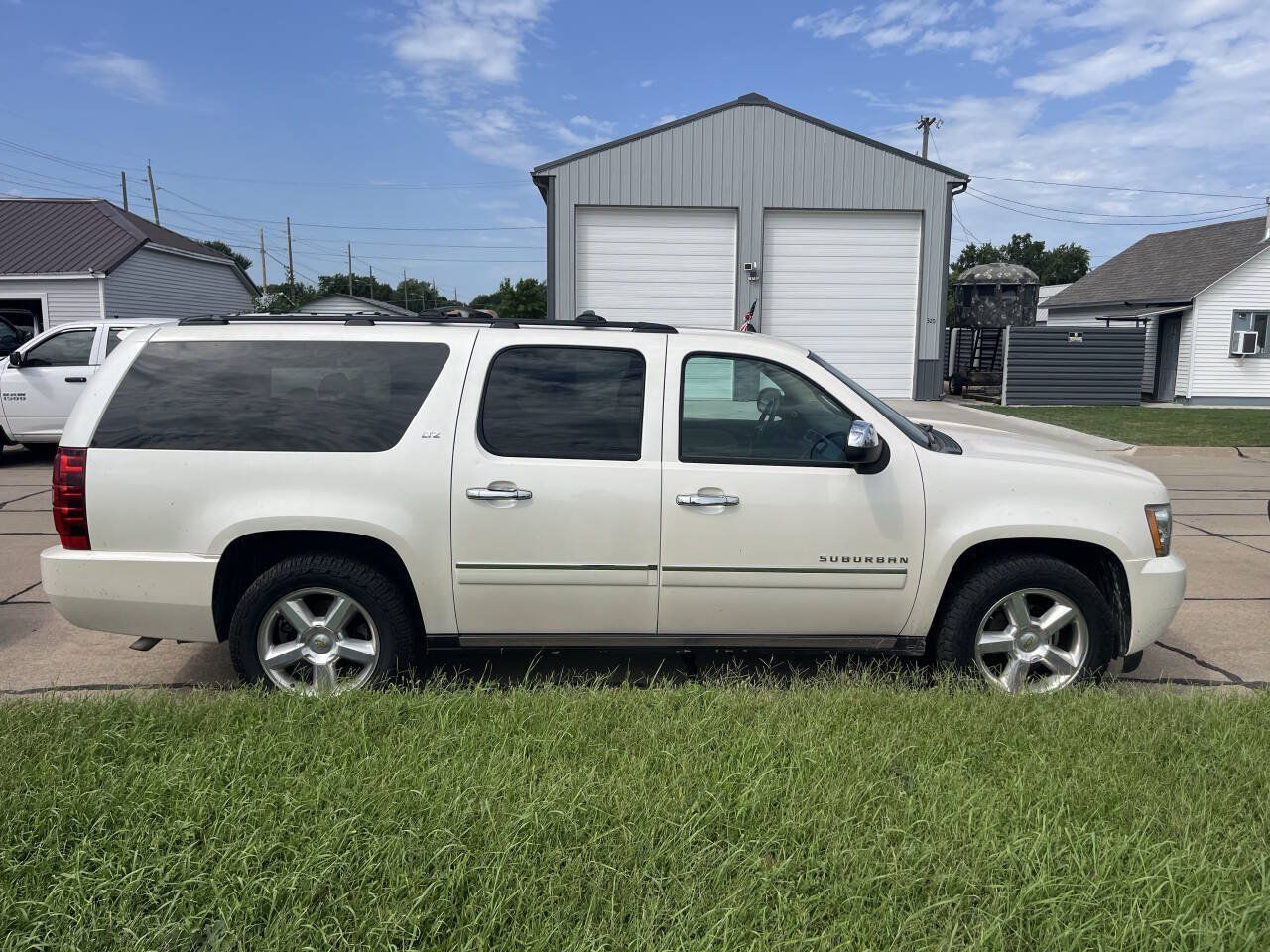Used 2013 Chevrolet Suburban LTZ AWD/4WD image 7