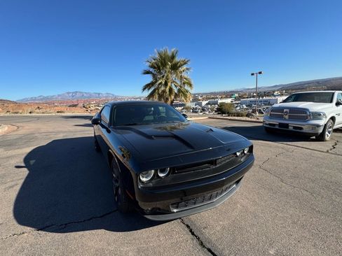 Used 2023 Dodge Challenger SXT w/ Plus Package image 7