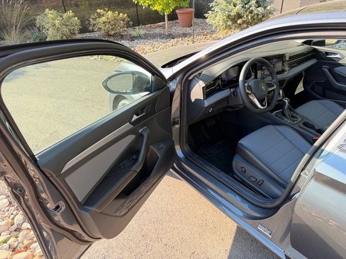 New 2025 Volkswagen Jetta SE image 19