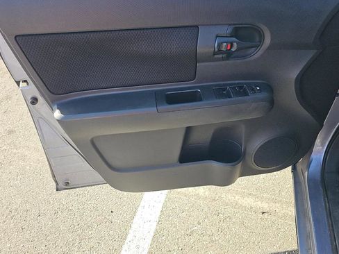 Used 2009 Scion xB image 9