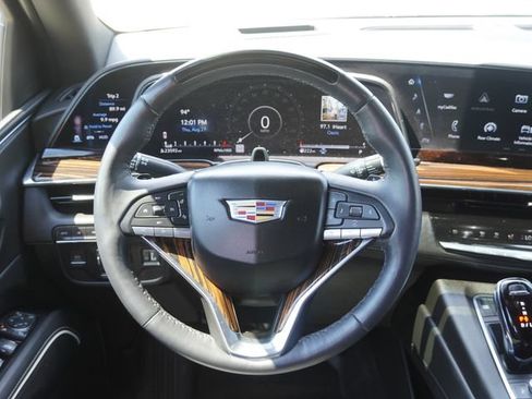 Used 2023 Cadillac Escalade ESV Premium Luxury w/ Performance Package AWD/4WD image 18