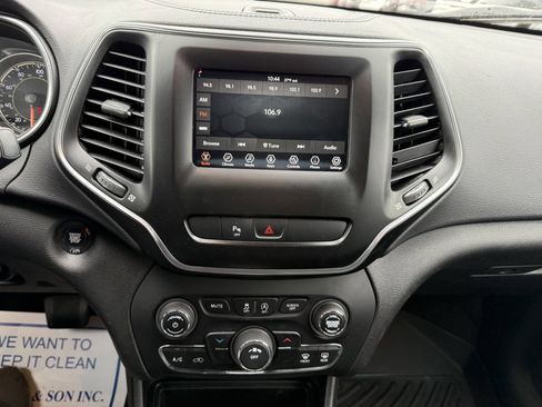 Used 2019 Jeep Cherokee Latitude Plus w/ Cold Weather Group image 25