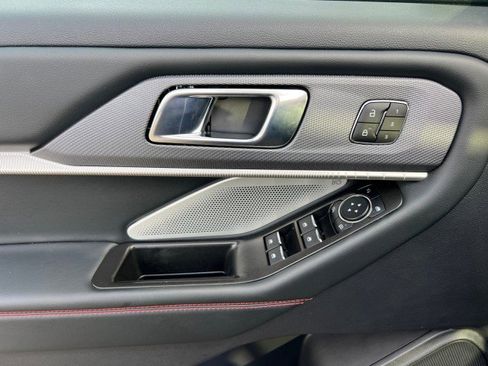 Certified 2025 Ford Explorer ST image 10