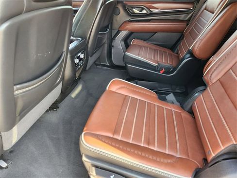 Used 2024 GMC Yukon Denali Ultimate w/ LPO, Floor Liner Package image 31