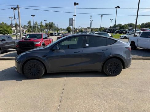 Used 2023 Tesla Model Y Long Range AWD/4WD image 9