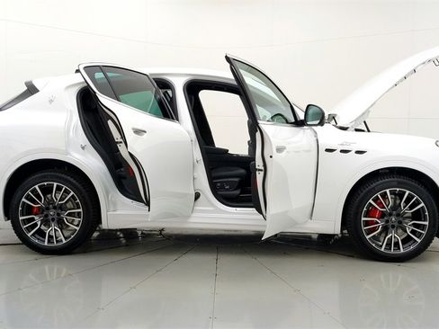 Used 2024 Maserati Grecale GT image 35