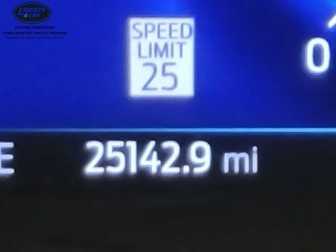 Certified 2023 Ford Explorer Platinum w/ Technology Package image 31