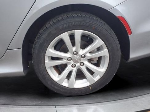 Used 2015 Chrysler 200 Limited w/ Convenience Group FWD image 16
