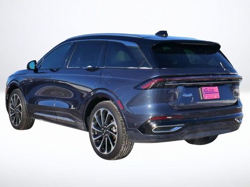 Used 2024 Lincoln Nautilus Black Label image 2