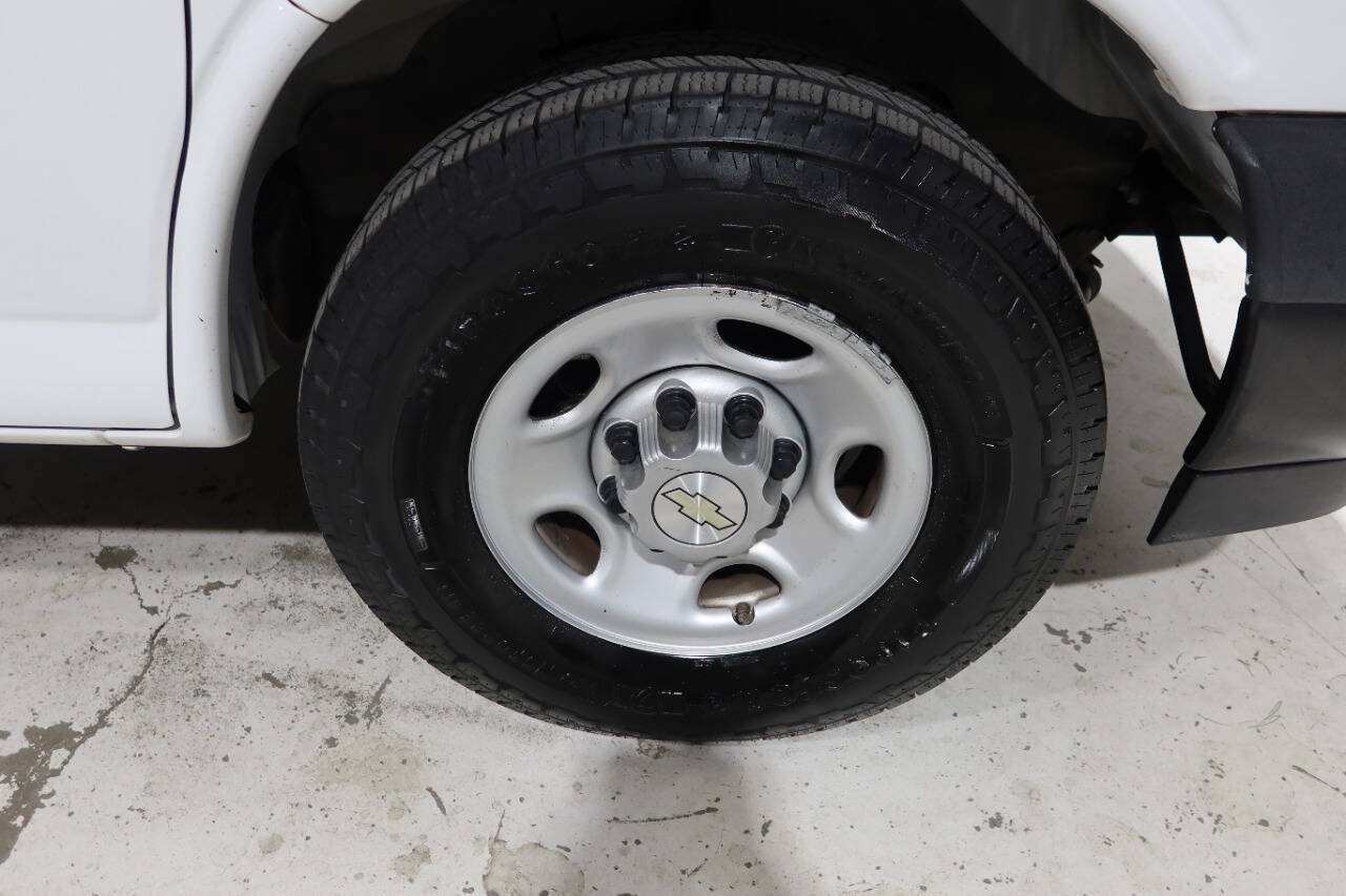 Used 2021 Chevrolet Express 2500 RWD image 31