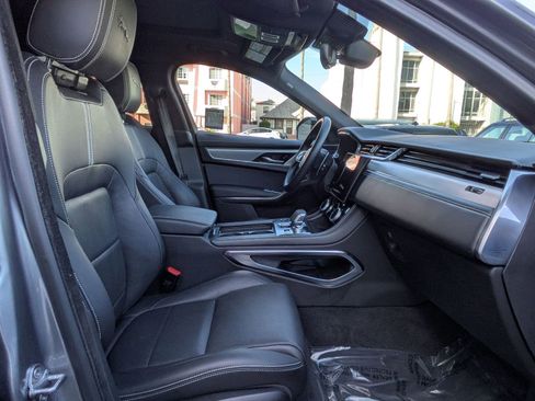 Used 2024 Jaguar F-PACE R-Dynamic S image 18