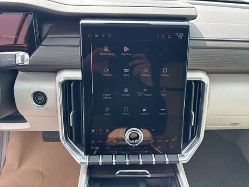 Used 2025 GMC Acadia Denali FWD image 14
