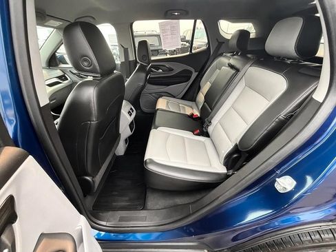 Used 2022 GMC Terrain SLT w/ Infotainment Package II FWD image 29