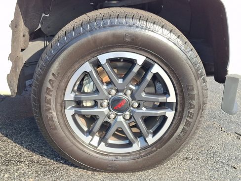 Used 2024 Toyota Tacoma TRD Sport AWD/4WD image 8