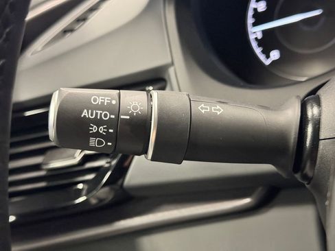 Used 2025 Acura RDX SH-AWD image 21