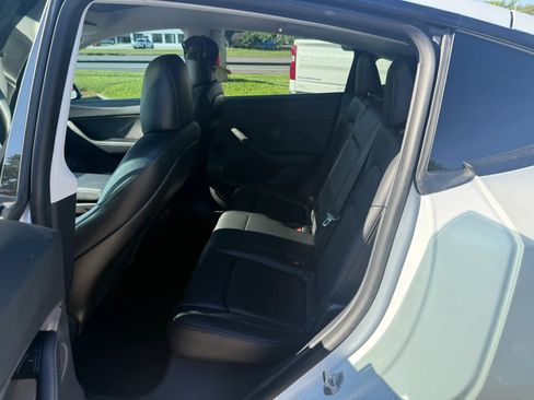 Used 2020 Tesla Model Y Long Range AWD/4WD image 12