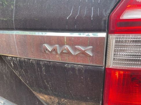 Used 2019 Ford Expedition Max XLT w/ Equipment Group 202A AWD/4WD image 8