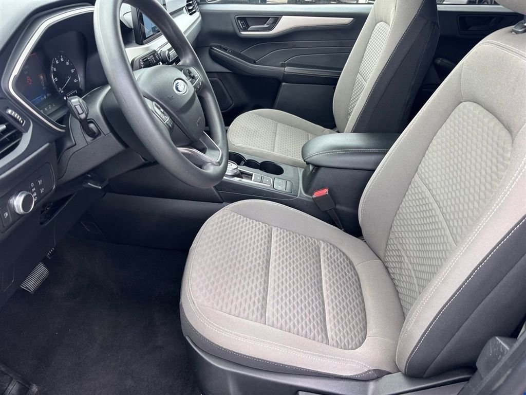 Used 2022 Ford Escape SE FWD image 14