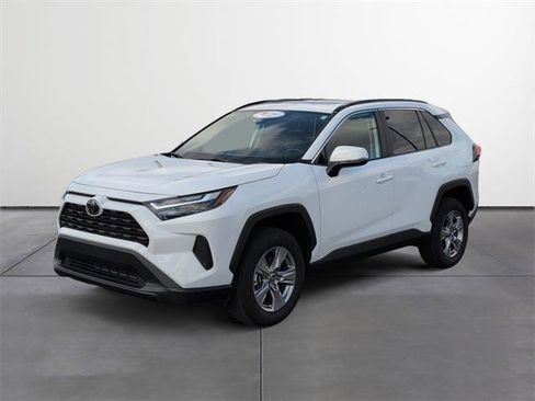 Used 2025 Toyota RAV4 XLE image 2
