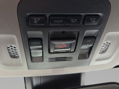Certified 2022 Toyota Camry SE w/ Audio Upgrade Package FWD image 30