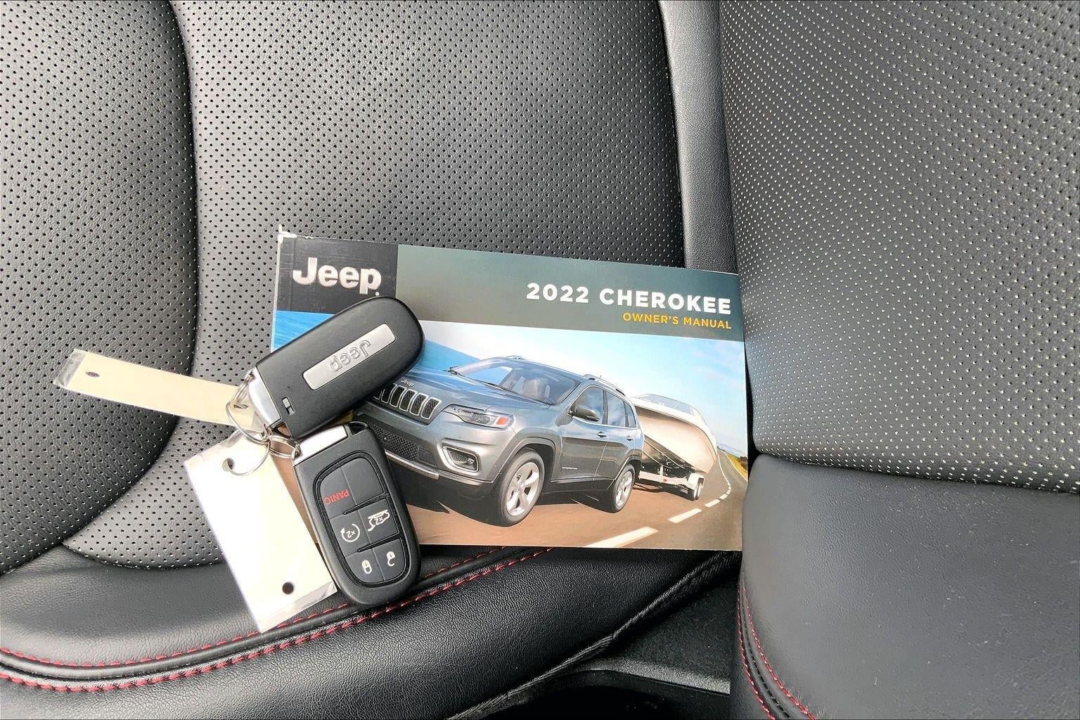 Used 2022 Jeep Cherokee Trailhawk w/ Sound & Nav Group AWD/4WD image 12