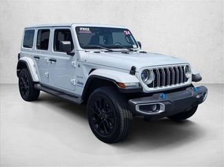 Used 2024 Jeep Wrangler Unlimited Sahara w/ Technology Group AWD/4WD video 3