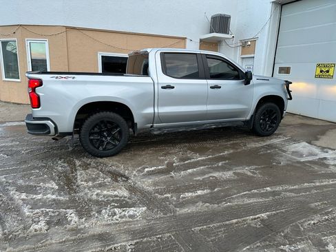 Used 2021 Chevrolet Silverado 1500 Custom w/ LPO, Blackout Package image 4