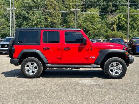 Used 2019 Jeep Wrangler Unlimited Sport S AWD/4WD image 3