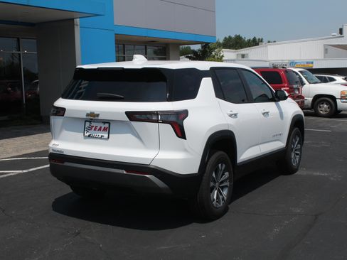 New 2027 Chevrolet Equinox LT FWD image 4