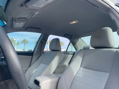 Used 2015 Toyota Camry LE image 30