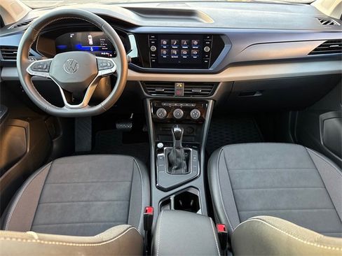 Certified 2023 Volkswagen Taos SE w/ Panoramic Sunroof Package image 18
