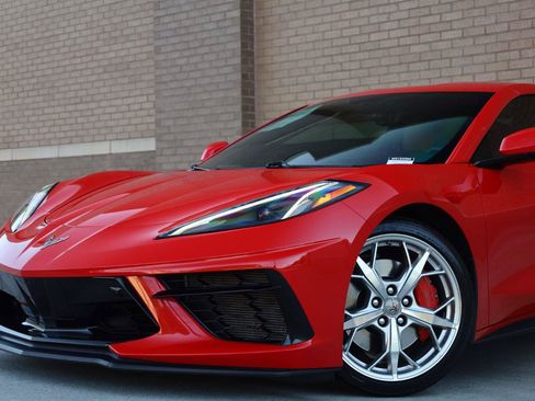 Used 2021 Chevrolet Corvette Stingray Premium Cpe w/ Z51 Performance Package RWD image 9