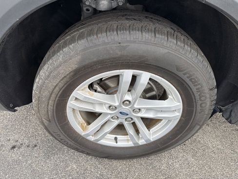 Used 2023 Ford Explorer XLT w/ Equipment Group 202A image 28