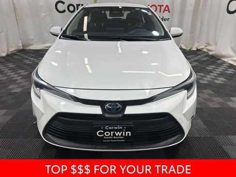 Used 2024 Toyota Corolla LE image 2