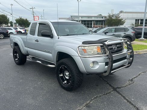 Used 2010 Toyota Tacoma PreRunner RWD image 1