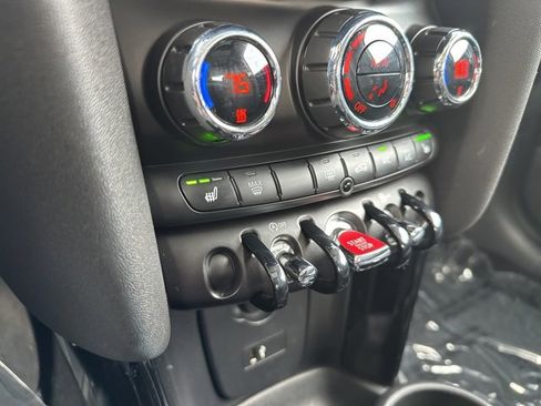 Used 2023 MINI Cooper 2-Door Hardtop image 27