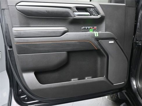 Used 2022 GMC Sierra 1500 AT4 w/ Technology Package image 12