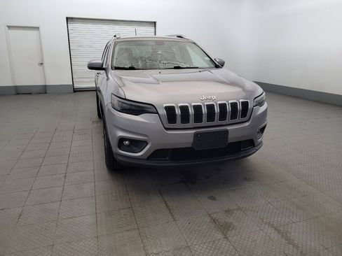 Used 2019 Jeep Cherokee Latitude Plus AWD/4WD image 14