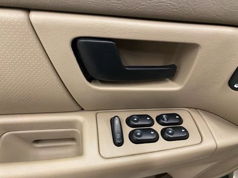 Used 2005 Mercury Sable GS image 19