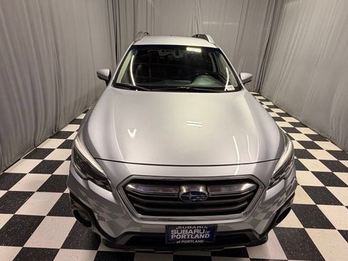 Used 2018 Subaru Outback 2.5i Premium AWD/4WD image 3