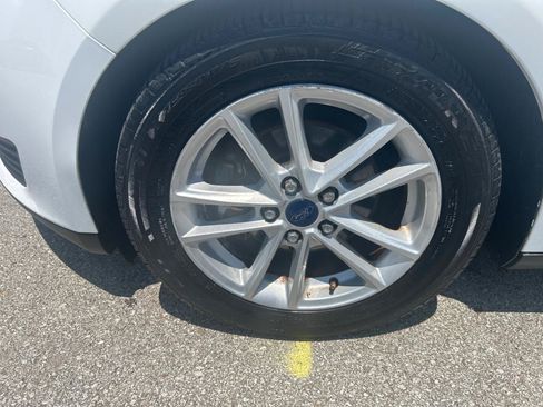 Used 2018 Ford Focus SE FWD image 11