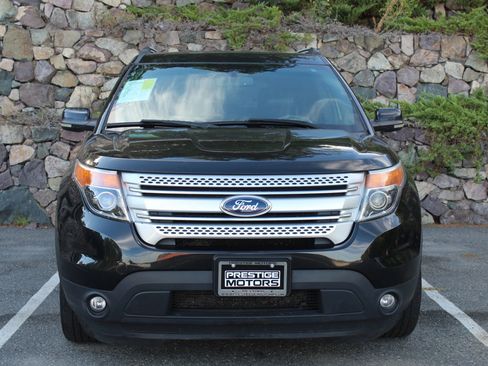 Used 2013 Ford Explorer XLT image 3