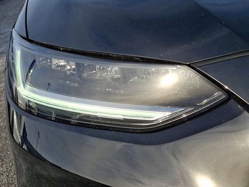 Certified 2023 Honda HR-V LX image 9