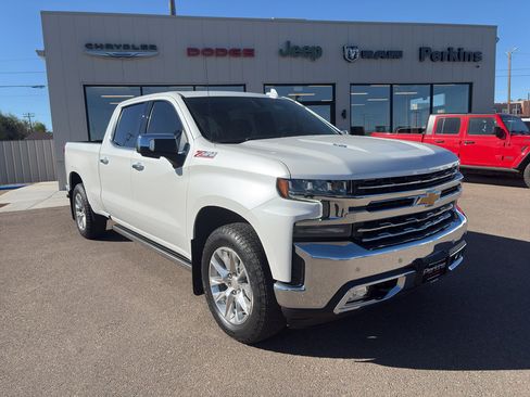Used 2021 Chevrolet Silverado 1500 LTZ AWD/4WD image 3