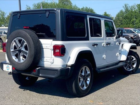 Used 2019 Jeep Wrangler Unlimited Sahara w/ Safety Group AWD/4WD image 12